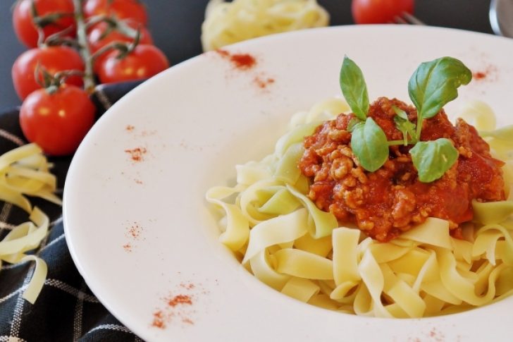  Hora de comer, prepara una deliciosa pasta boloñesa vegana