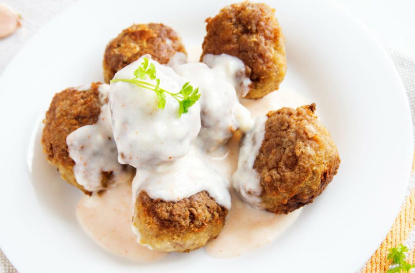 Albóndigas de pollo en salsa de queso