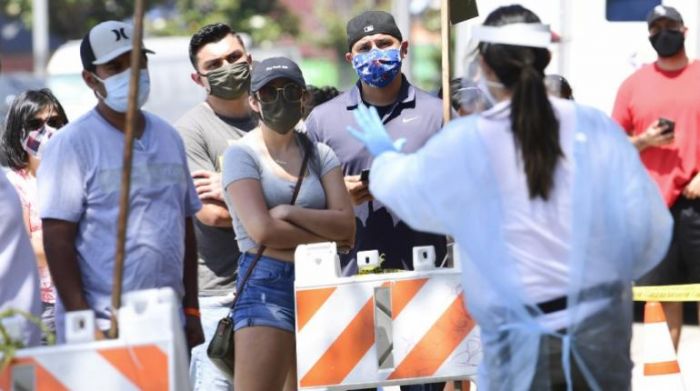 EE.UU. supera los 3,29 millones de contagios de coronavirus y los 135.000 muertos