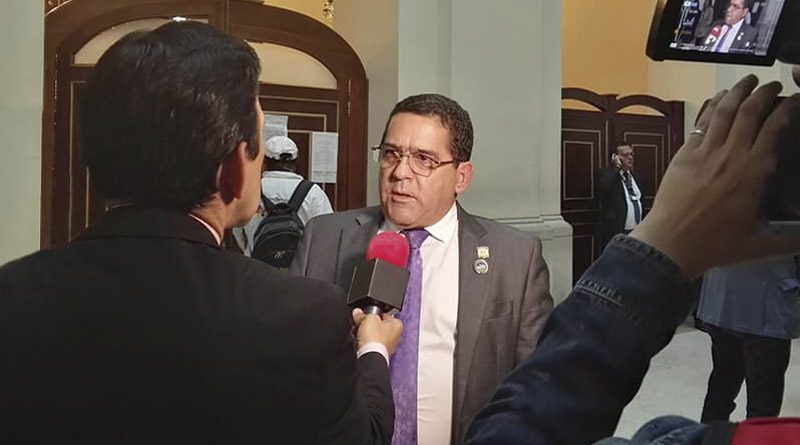  En Colegio con nombre de Petro realizaron campaña Uribista para congresista del Centro Democrático