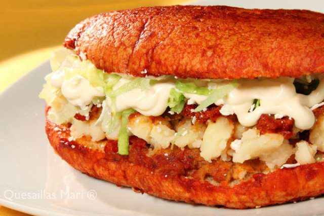  Prepara los mejores pambazos de papa con chorizo fácilmente
