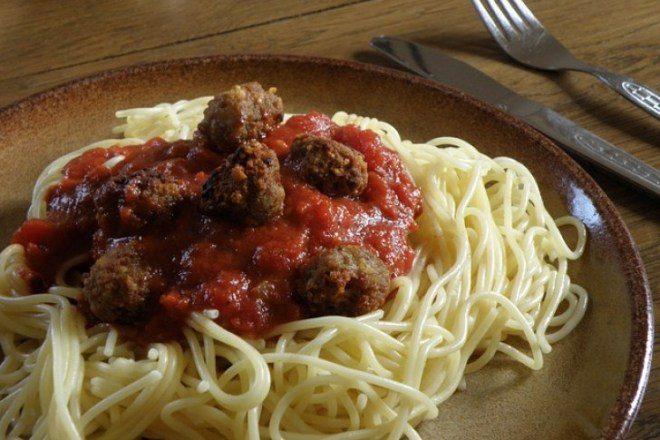  Con esta deliciosa pasta con albóndigas sabrás lo que es una buena cena