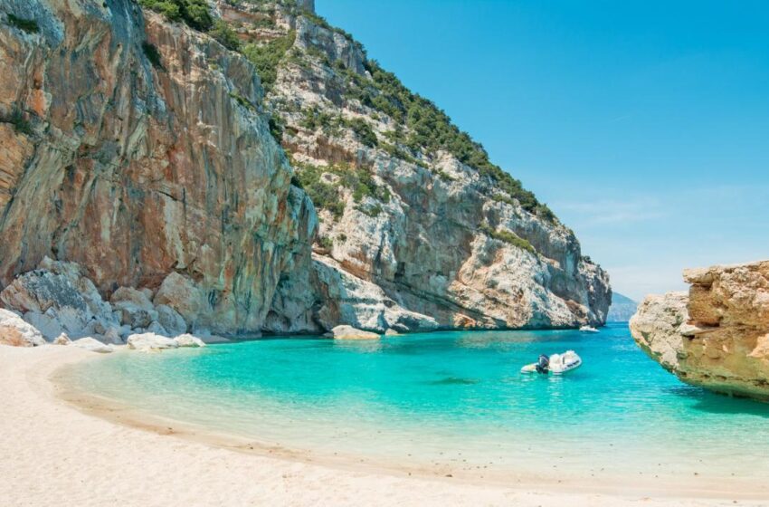  Multan (duro) a turista por llevarse arena de playas italianas