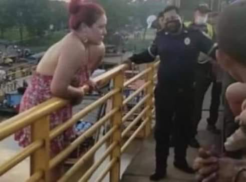 Se lanzó desde el Puente del Río Manacacías y milagrosamente la rescató la Defensa Civil