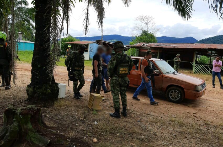 Rescatan a tres contratistas secuestrados en Vistahermosa