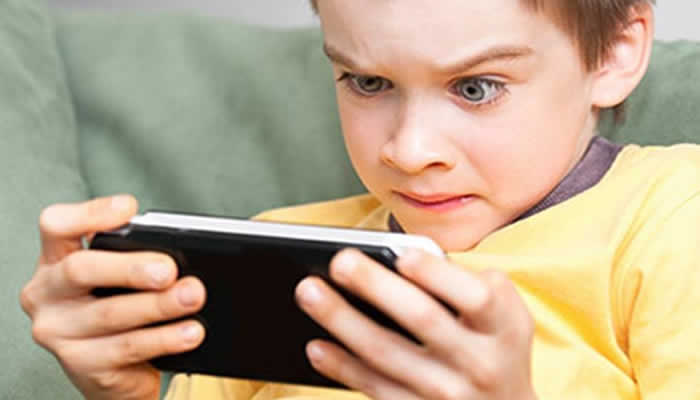  Niño de 6 años gastó una fortuna en un videojuego con la tarjeta de crédito de su mamá