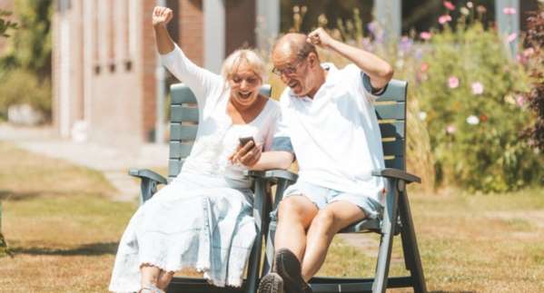  Mujer gana una fortuna al apostar números con los que su esposo soñó hace 20 años