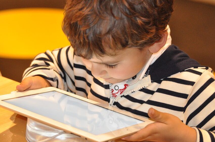  El uso continuado de computadores y celulares ocasiona daños oculares