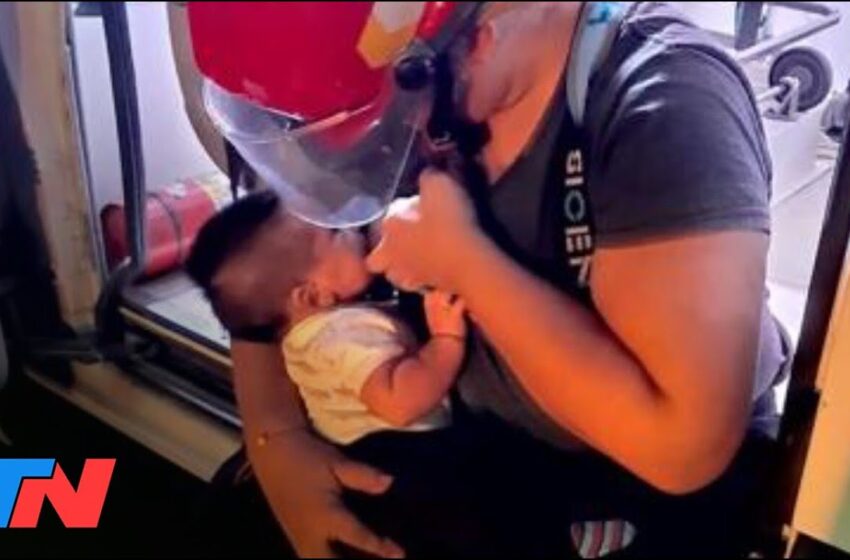  Mujer bombero amamantó a su hijo en medio de voraz incendio y luego siguió trabajando