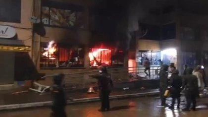  Vándalos incendiaron dependencias de Tránsito municipal en Acacías