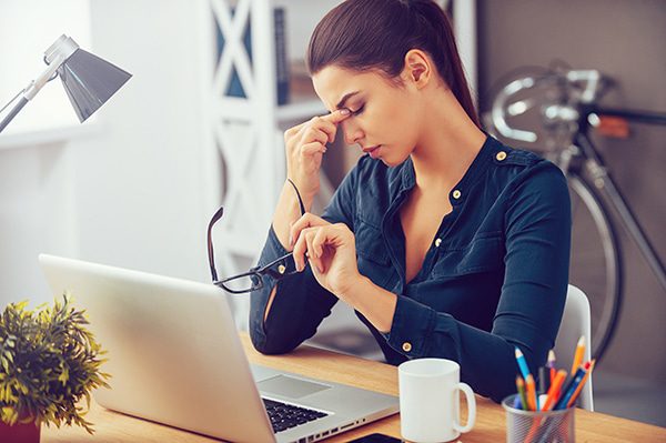 Estas son las pausas activas muy útiles para evitarle malestar y estrés a quienes usan el computador