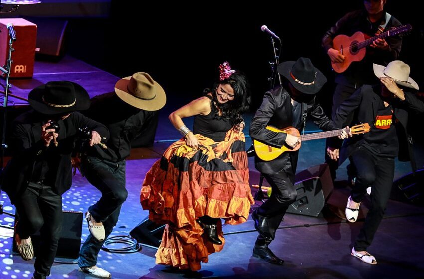 Con el Concierto Llanero en el Teatro Colón Cimarrón se cubrió de gloria en Bogotá