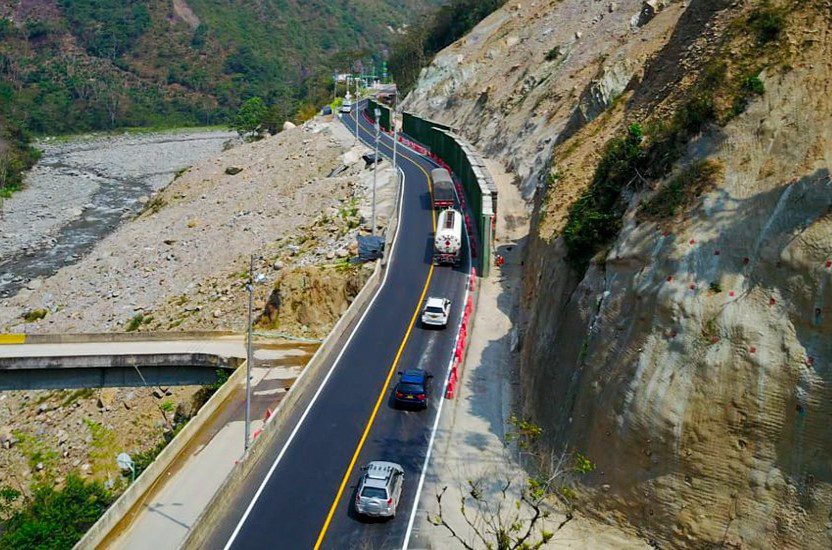 Vigilancia y seguimiento sobre el trámite para licitación del viaducto en la vía a Bogotá anunció el Gobernador Zuluaga
