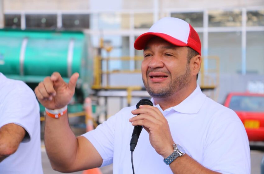 Saravia Mojica como estaba cantado, ganó la elección de los egresados en la Unillanos