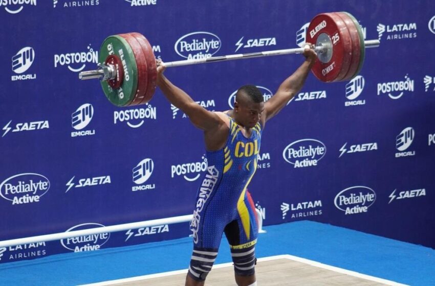  Un luchador por la vida ganó el oro en pesas y busca pesos para ayudar a su mamá