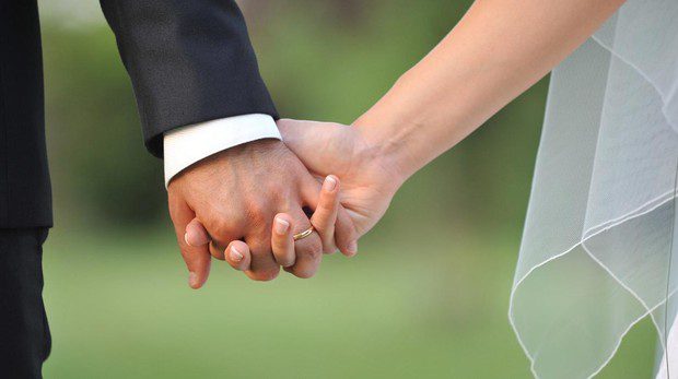  Se divorciaron solo tres minutos después de casarse tras un comentario lamentable