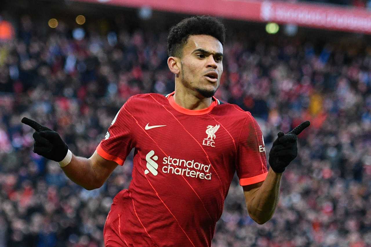 Por poco Lucho Diaz salva al Liverpool.
