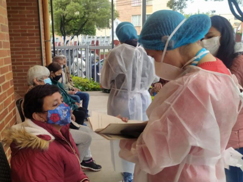  Vacunación disminuye y contagios por coronavirus aumentan en la capital del Meta