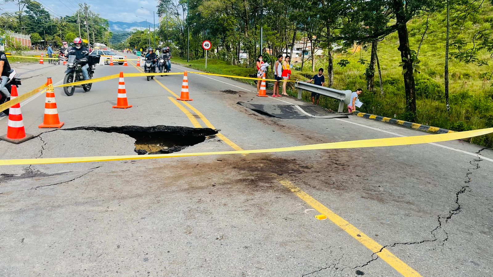  Paso por un solo carril en la vía Villavicencio Acacias