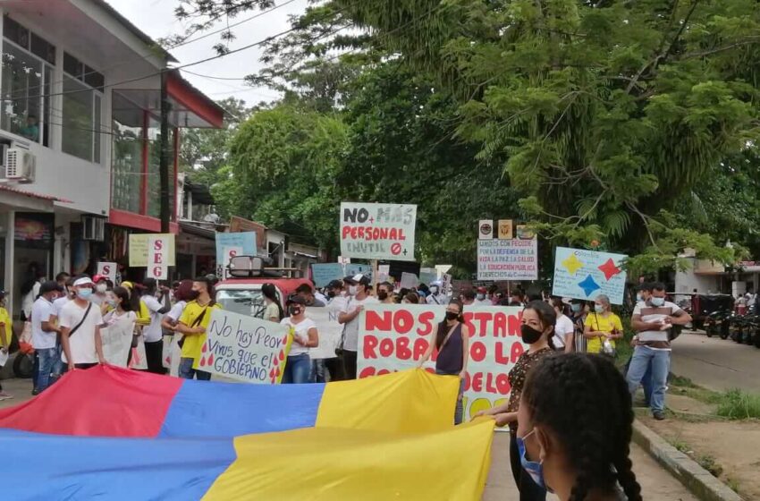 Deplorables condiciones de las escuelas en las orillas del río Inírida