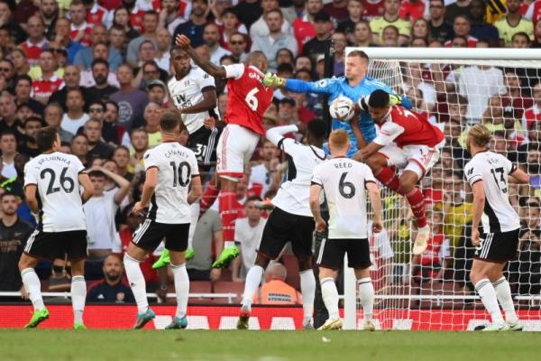  FÚTBOL INGLATERRA: ARSENAL-FULHAM – 2-1. Remontada de líder del Arsenal