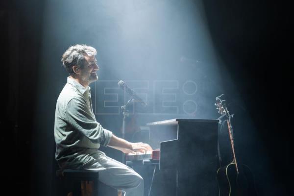 CAP ROIG – Joan Dausà se gana el público de Cap Roig con su simpatía y su talento