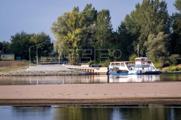 POLONIA RÍOS – La sequía y la deforestación frenan un repunte del transporte fluvial polaco