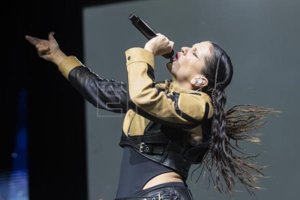  CHILE MÚSICA – Rosalia presenta nueva canción en Chile y triunfa entre gritos de «apruebo»