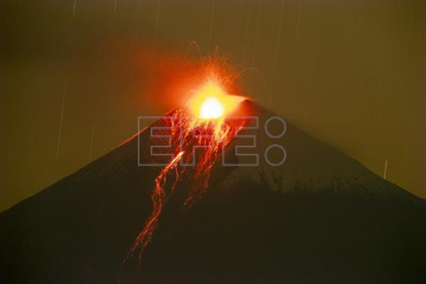 ECUADOR VOLCÁN – El volcán ecuatoriano Sangay mantiene una alta actividad sísmica