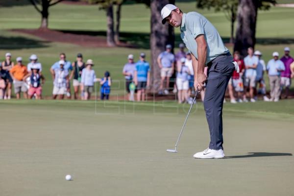 GOLF TOUR CHAMPIONSHIP – Scottie Scheffler, líder presionado en una tercera jornada que no se completó