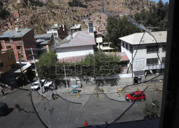 BOLIVIA COCA – Cocaleros bolivianos se alistan para «resguardar» su mercado ante las marchas