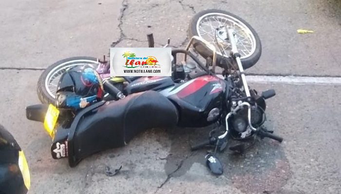 Atropelló motociclista dejándolo gravemente herido y se voló