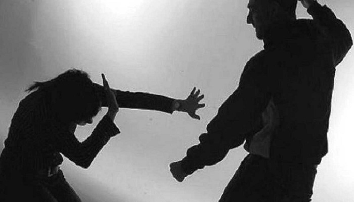 Meten a la cárcel a policía que golpeó a su pareja sentimental