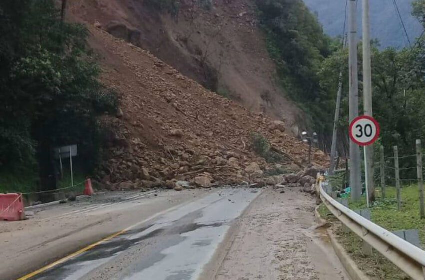  Con los primeros aguaceros aumentan puntos críticos en la vía a Bogotá.