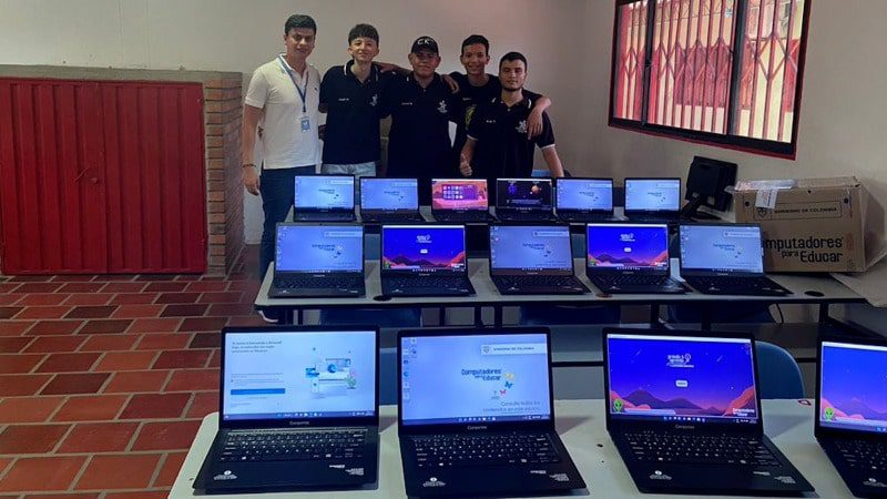  En el Meta entregaron 60 equipos de cómputo en colegios por alianza institucional con Ecopetrol