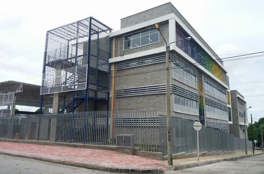  Entregaron obras de infraestructura al colegio Francisco Arango