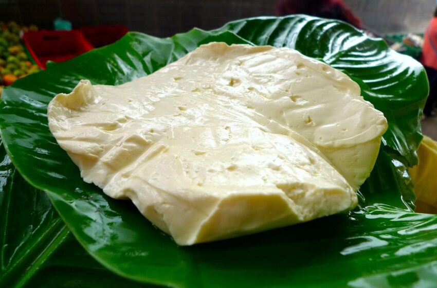 Productores de queso vendieron en las calles 10 mil bloques. La ciudadanía los apoyó en la crisis