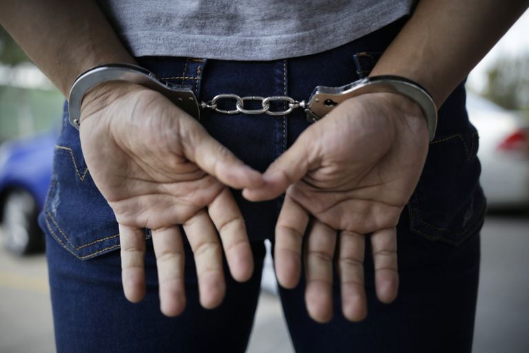  Cárcel a mujer de 32 años por haber lesionado los genitales a un anciano