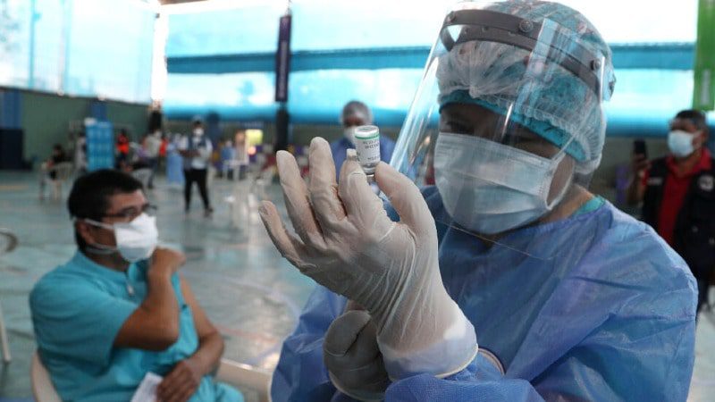  Por variante ómicron recomiendan completar esquemas de vacunación contra el covid-19