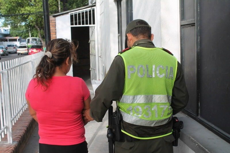 Capturada mujer por agresión física y causar contusiones en el rostro a su compañero sentimental