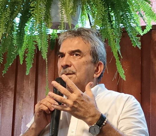 “Como Gobernador del Meta no daré un millón de pesos a los delincuentes para que se queden en la casa como lo pretende Gustavo Petro” dijo Darío Vásquez