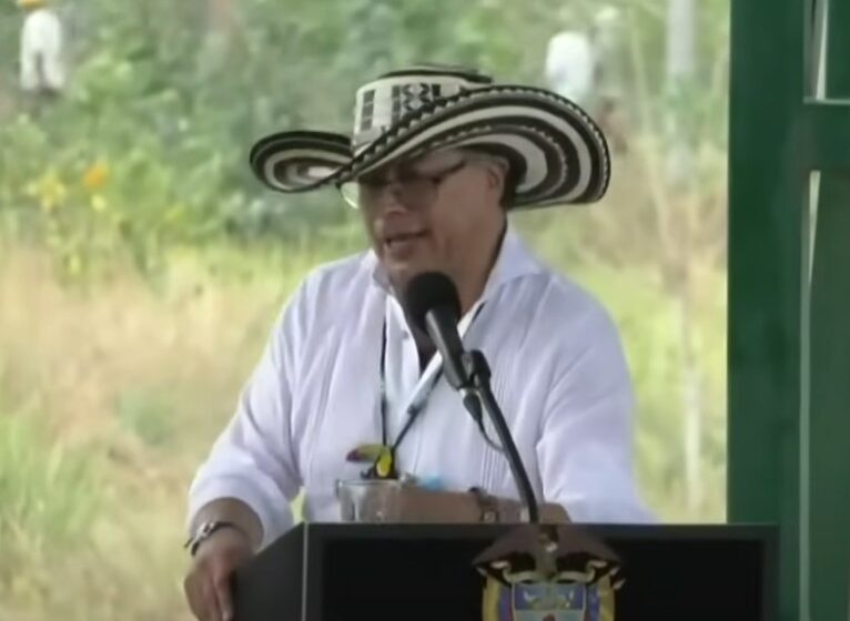  Mensaje claro y fuerte del presidente Petro a “Iván Mordico”: Deja de traquetear o será combatido militarmente