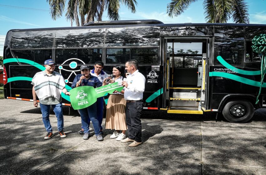Bus para transporte de estudiantes con discapacidad en Restrepo