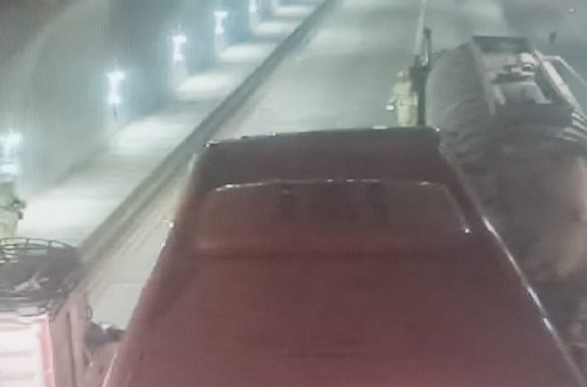  Un bus chocó dentro del túnel 3 con un camión: 18 pasajeros lesionados