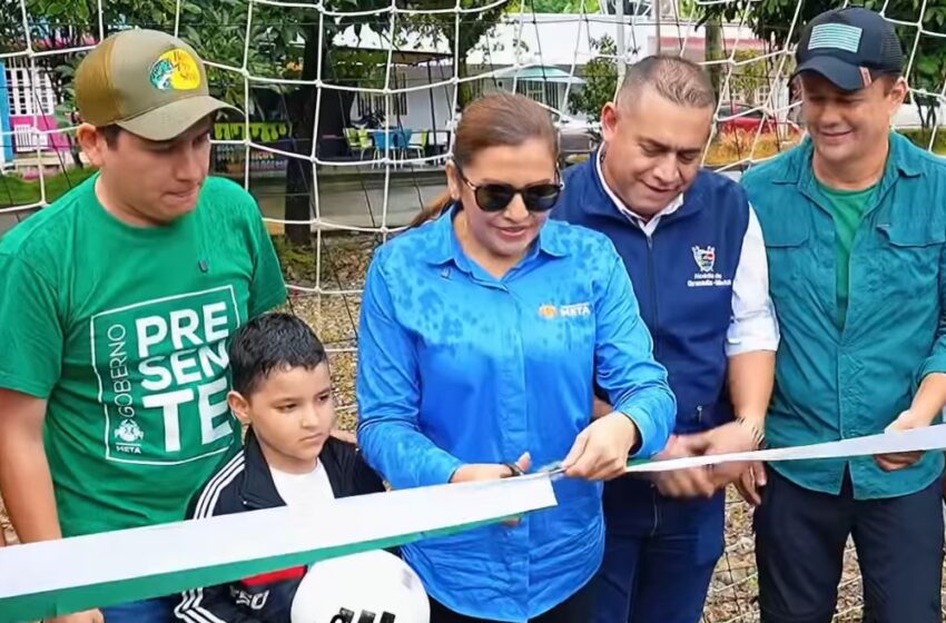 Llevaron a la gobernadora a inaugurar una obra que no estaba terminada. La comunidad no dejó